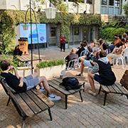 קהל סקרן במפגש יום האקלים עם נציגי עיריית תל אביב וחוקרי מיזם האקלים קהל סקרן במפגש יום האקלים עם נציגי עיריית תל אביב וחוקרי מיזם האקלים